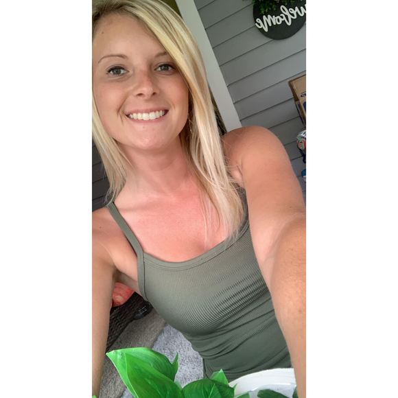 Meet your Posher, Rachel - Picture 1 of 1